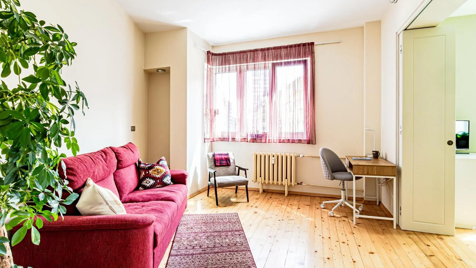 Luxury And Spacious Apartment At The Hearth Of The City Sofia